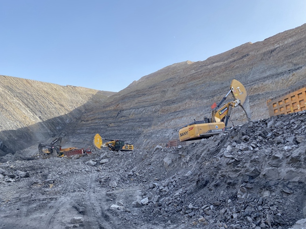 影响岩石鹰嘴臂挖掘机租赁价格因素都有哪些吗?