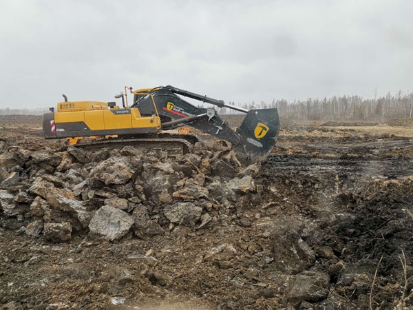 影响金刚臂挖机费用因素有哪些?